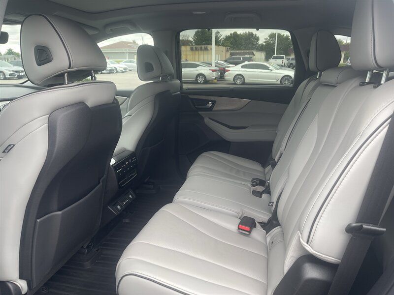 Used 2024 Acura MDX w/ Advance Package AWD/4WD image 12