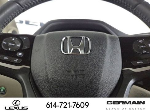 Used 2020 Honda Pilot Touring image 25