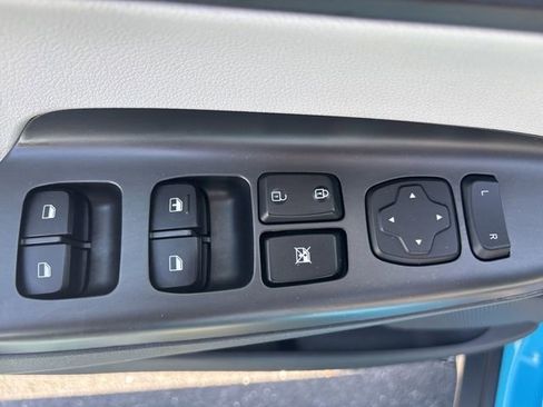 Used 2022 Hyundai Kona SEL FWD image 28