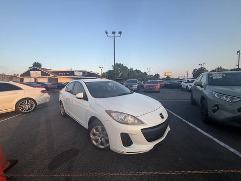 Used 2012 MAZDA MAZDA3 i Sport FWD image 2