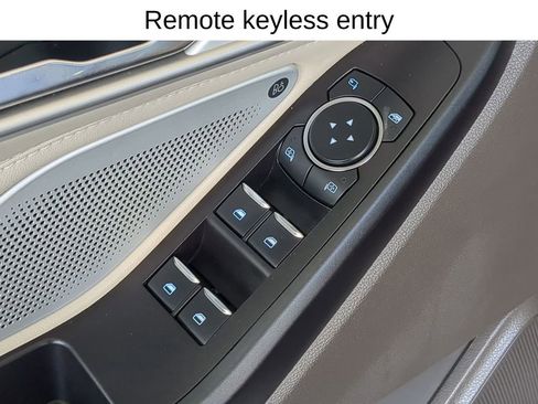 Used 2020 Ford Explorer Platinum w/ Premium Technology Package image 30