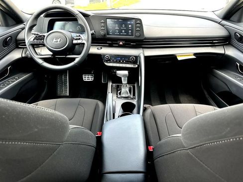 Used 2025 Hyundai Elantra Sport w/ Cargo Package FWD image 31