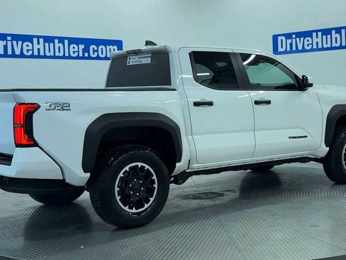 Used 2025 Toyota Tacoma TRD Off-Road AWD/4WD image 8