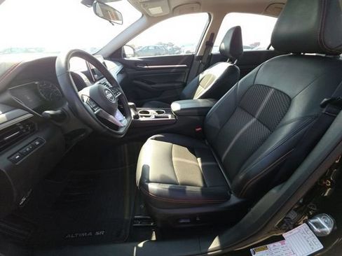 Used 2025 Nissan Altima 2.5 SR FWD image 8