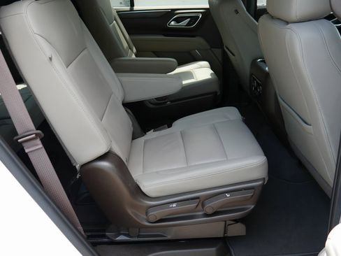 Used 2022 Chevrolet Tahoe LT w/ Luxury Package image 23