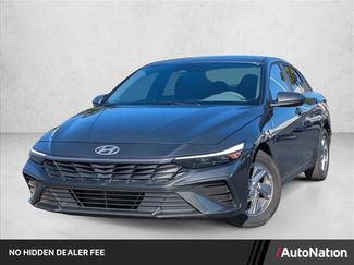 Used 2024 Hyundai Elantra SE FWD video 1