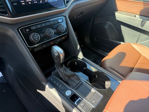 Certified 2023 Volkswagen Atlas SE FWD image 13