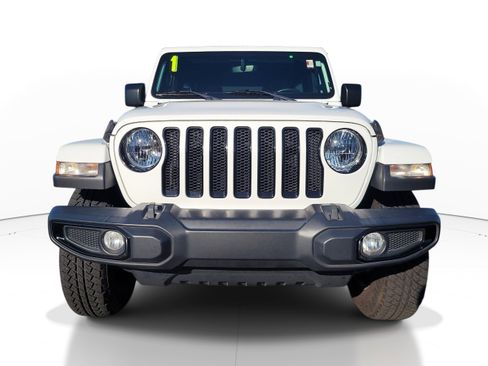 Used 2021 Jeep Wrangler Unlimited Sahara image 2