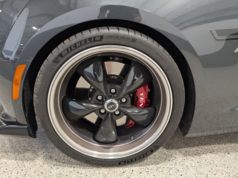 Used 2018 Chevrolet Camaro SS RWD image 9