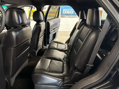 Used 2015 Ford Explorer XLT w/ Equipment Group 202B AWD/4WD image 28