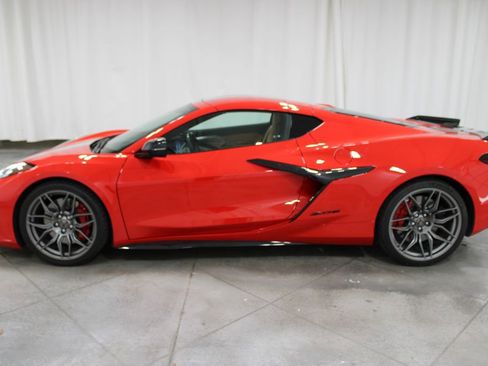 Used 2024 Chevrolet Corvette Z06 w/ Battery Protection Package image 5