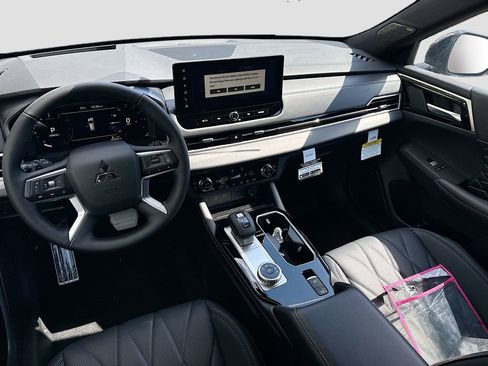 New 2026 Mitsubishi Outlander SEL FWD image 22