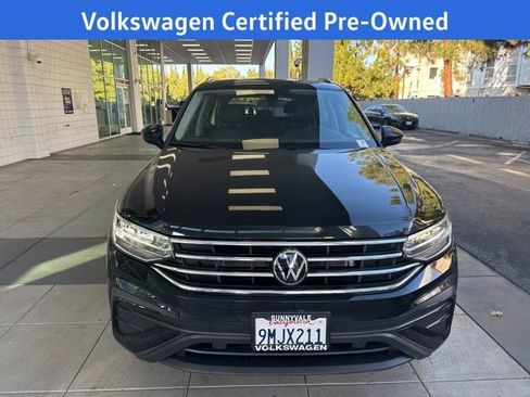 Certified 2024 Volkswagen Tiguan SE w/ Panoramic Sunroof Package image 11