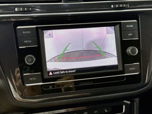 Used 2023 Volkswagen Tiguan S FWD image 3