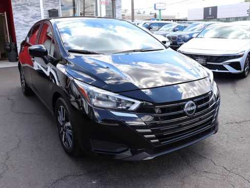 Used 2025 Nissan Versa SV FWD image 7