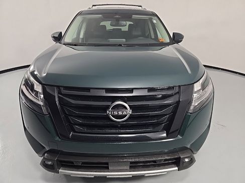 Used 2022 Nissan Pathfinder SL w/ SL Black Package image 2