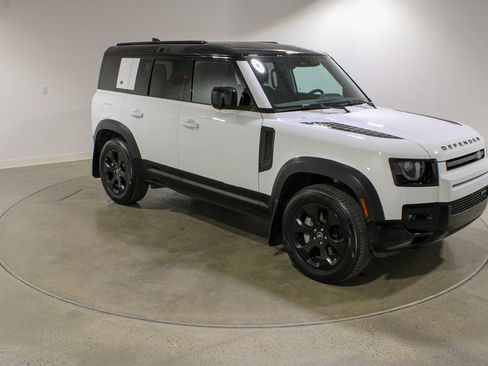 Used 2023 Land Rover Defender 110 X-Dynamic SE image 7