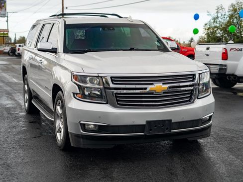Used 2020 Chevrolet Suburban Premier AWD/4WD image 2