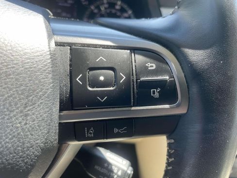 Used 2023 Lexus GX 460 Premium w/ Accessory Package AWD/4WD image 21