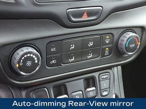 Used 2020 GMC Terrain SLE image 18