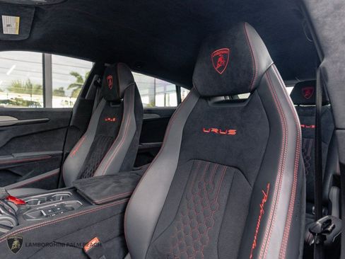 Used 2023 Lamborghini Urus Performante AWD/4WD image 24