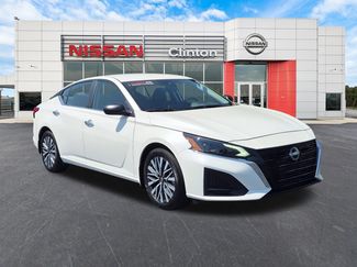 Used 2025 Nissan Altima 2.5 SV FWD video 1