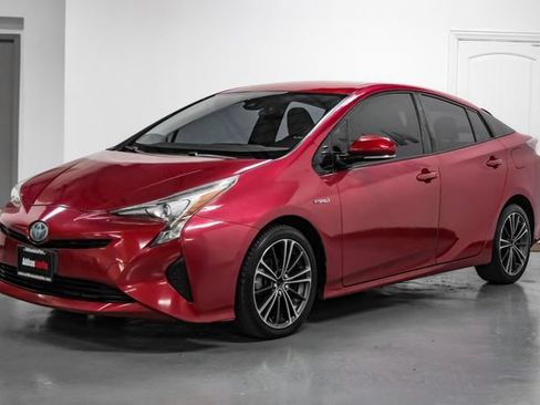 Used 2017 Toyota Prius Three FWD image 6