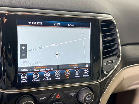 Used 2021 Jeep Grand Cherokee Limited AWD/4WD image 13