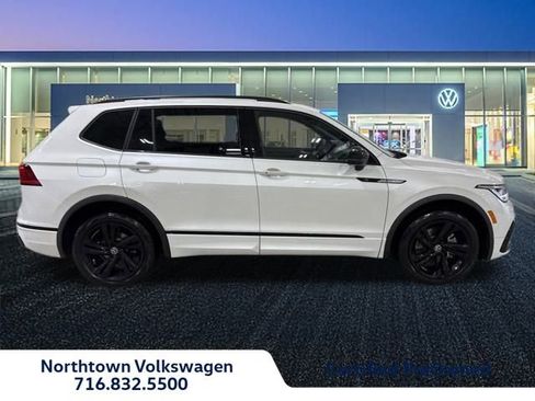 Certified 2023 Volkswagen Tiguan SE R-Line image 2