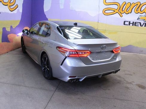 Used 2018 Toyota Camry XSE image 5