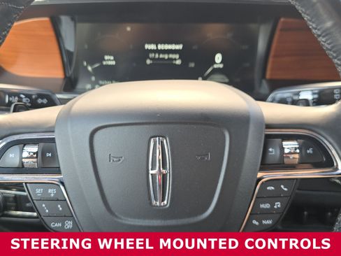 Used 2019 Lincoln Navigator Reserve image 17