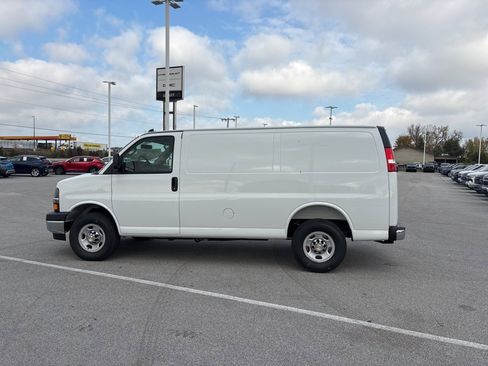 New 2025 Chevrolet Express 2500 image 8
