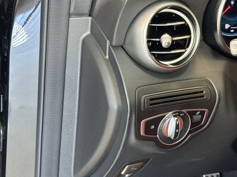 Used 2022 Mercedes-Benz GLC 300 4MATIC image 10