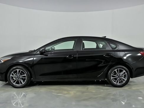 Used 2024 Kia Forte LXS FWD image 7
