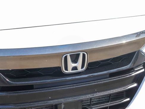 Used 2018 Honda Accord Sport image 13