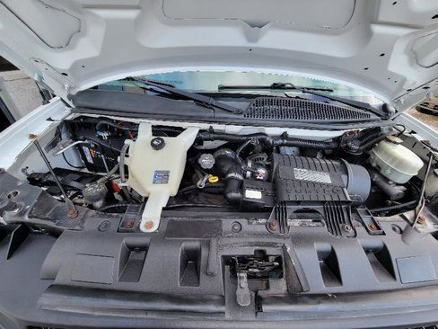 Used 2014 Chevrolet Express 4500 G4500 box truck image 45