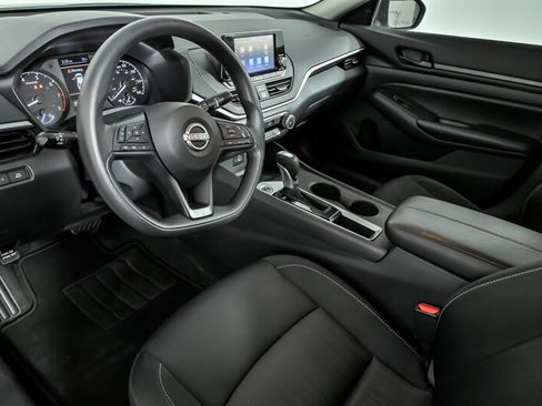 Used 2024 Nissan Altima 2.5 S FWD image 16