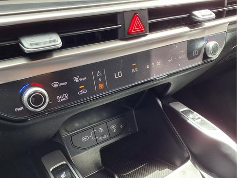 Used 2025 Kia Sorento S FWD image 18