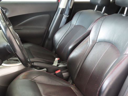 Used 2013 Nissan Juke SL FWD image 11