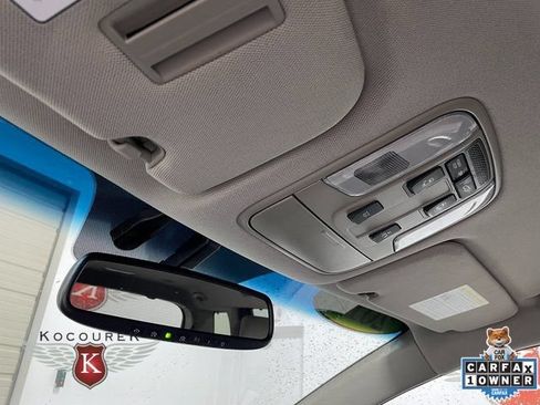 Used 2018 Kia Sedona SX FWD image 19
