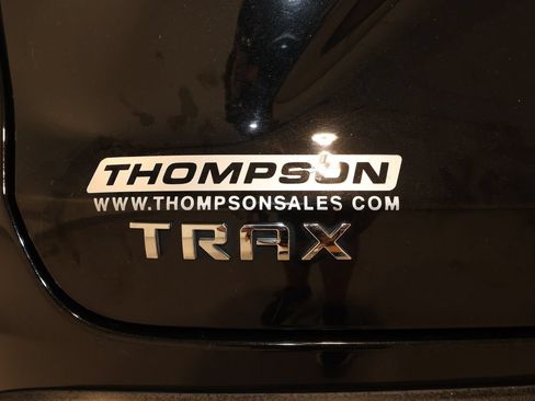 Used 2025 Chevrolet Trax LT FWD image 33