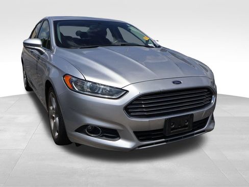 Used 2014 Ford Fusion SE w/ Equipment Group 201A FWD image 8