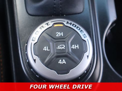 Used 2023 Ford Bronco Badlands image 23