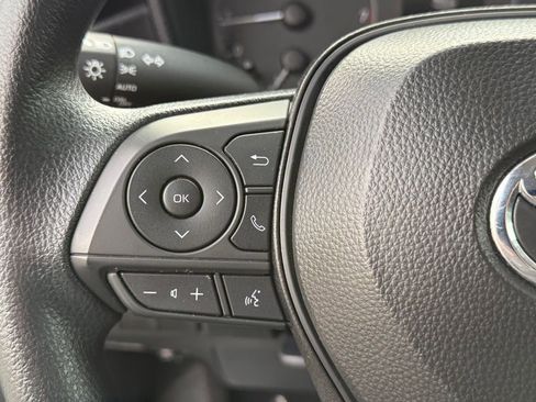 Certified 2025 Toyota Corolla LE FWD image 21