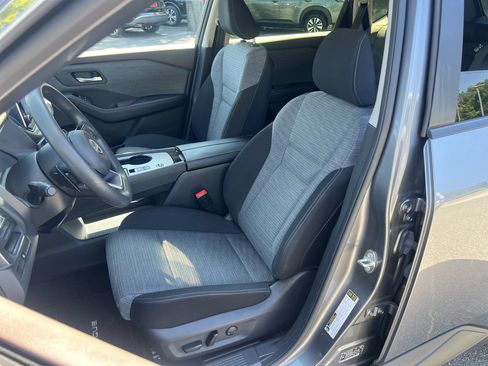 Used 2023 Nissan Rogue SV FWD image 15
