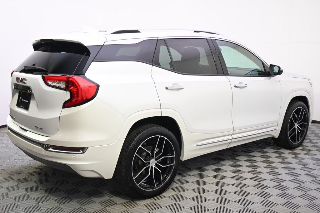 Used 2022 GMC Terrain Denali w/ Denali Premium Package AWD/4WD image 7