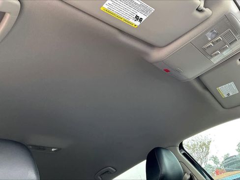 Used 2018 Volkswagen Atlas SE image 13