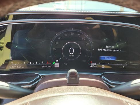 Used 2021 Cadillac Escalade Premium Luxury Platinum AWD/4WD image 36