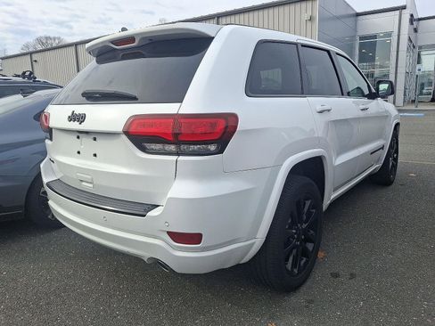 Used 2018 Jeep Grand Cherokee Altitude image 19