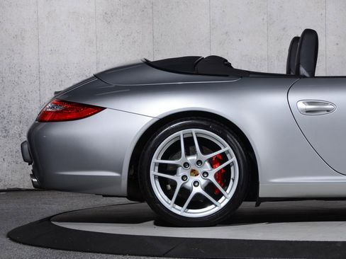 Used 2010 Porsche 911 Carrera S image 5